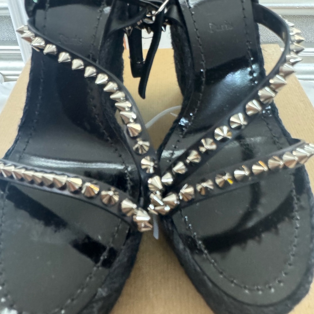 Christian Louboutin black Malfadin Zeppa
Size 38 - Picture 8 of 9